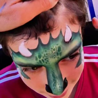 Monster faces at the footy, and the kids loved it.
This is one of those designs that looks complicated but once you know the steps, it comes together faster than you'd think. Green base, scale texture, dark outlining, white horns - done.
If you've ever wanted to learn how to create faces like this yourself (whether for your own kids, events, or to start earning money doing it) - I've got 5 FREE beginner face painting lessons I'd love to send you.
👇 Just comment LEARN below and I'll send them straight to your inbox!
#FacePainting #MonsterFacePaint #FacepaintingAustralia #LearnFacePainting #FacePaintingInspiration #KidsFacePaint #FacePaintingTutorial #SidehustleAustralia #MumBusiness #FacePainter