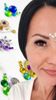 💎✨ Make your own face painting bling without the mess!

Want gorgeous, professional-looking bling without glitter glue or drying time? 🙌

I’m showing you how to make easy gem clusters using double-sided body tape — perfect for butterflies, flowers, princess designs, swirls, festivals and more! 🦋✨

Make them ahead of time, pop them in your face painting kit, then simply peel and stick at your next party or event! 💗

🎥 Watch the tutorial and give this super simple face painting hack a try!

Want to learn face painting from scratch? 🎨 I also have 5 FREE step-by-step lessons to get you started!

👉 Link in bio

#FacePainting #FacePaintingTutorial #FacePaintingTips #FacePaintingBling #facepaintinggems